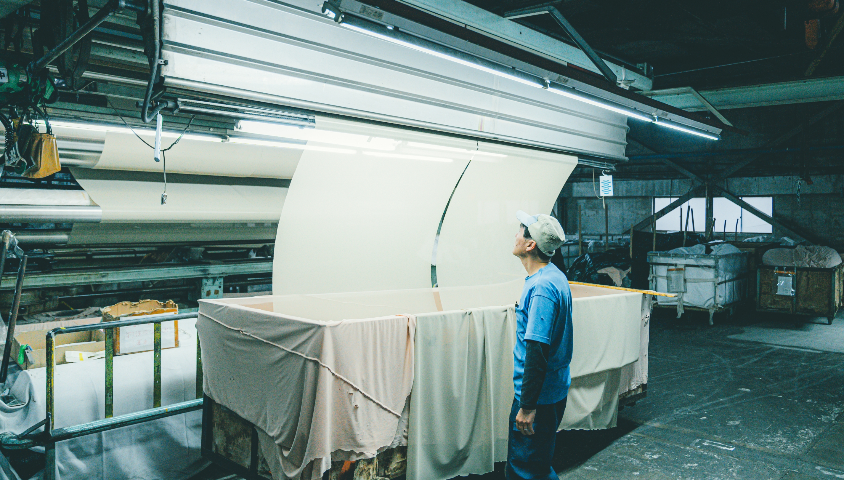 Contributing to a more dynamic world with textiles that blend traditional craftsmanship and innovation.